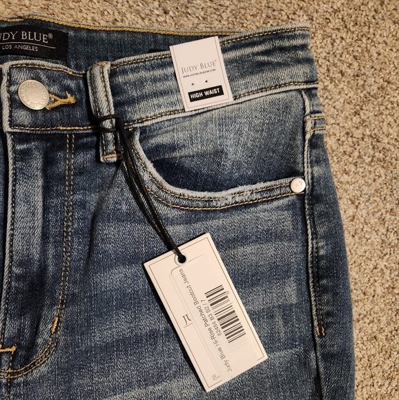 Judy Blue jeans - Picture 4 of 8